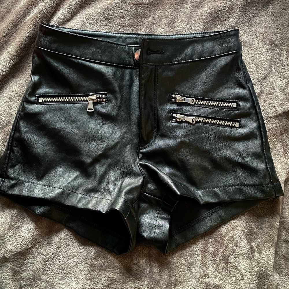 Leather short